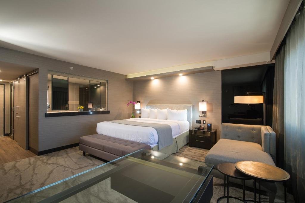 Are There Any Hotels Near Amtrak in Albany NY