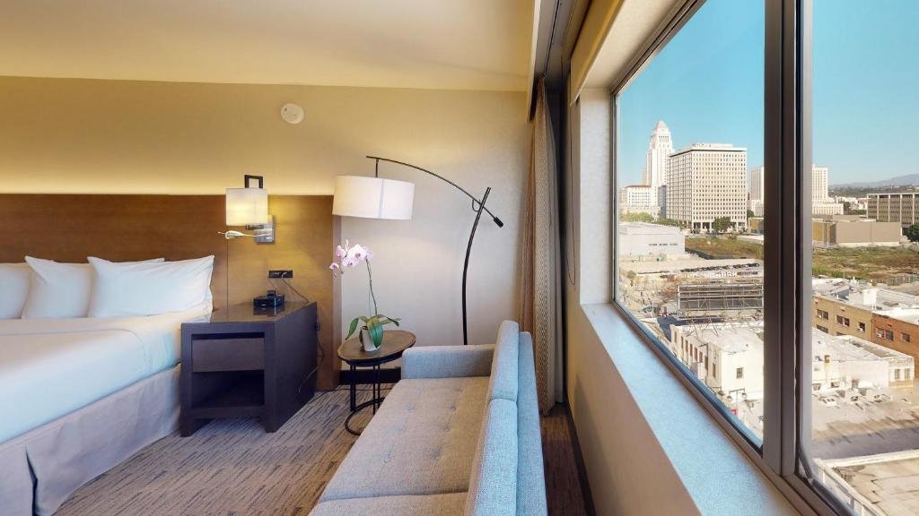 What Hotels Are Near Portland Amtrak Station?