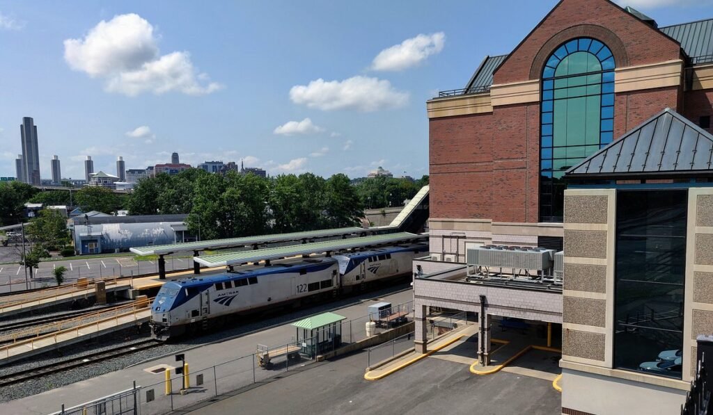 Are There Any Hotels Near Amtrak in Albany NY?