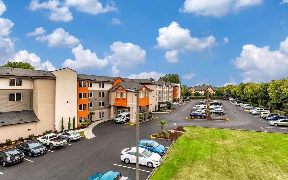What Hotels Are Near Portland Amtrak Station?